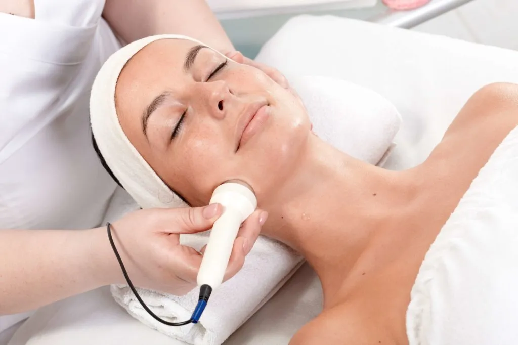 Best HydroLuxx Facial Treatment in Lee's Summit, MO